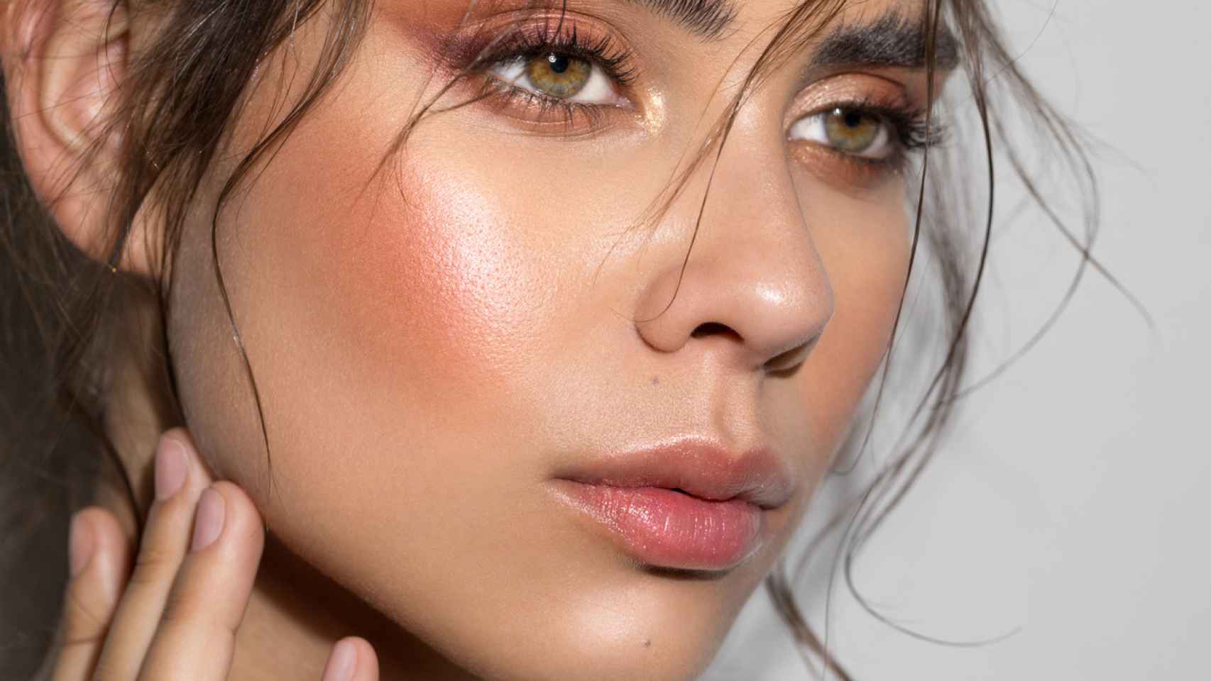 Elimina fácilmente manchas de maquillaje: consejos efectivos