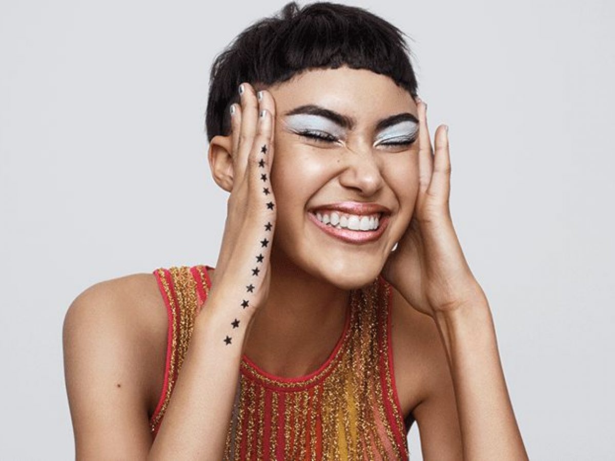 Descubre el maquillaje artístico vegano para expresar tu creatividad.