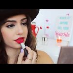Descubre el icónico maquillaje retro de los años 60 y 70: estilo, elegancia y nostalgia.