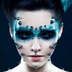 Descubre los secretos del maquillaje y caracterización en un solo lugar