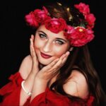 Descubre los mejores consejos de maquillaje para resaltar tu vestido rosa Barbie y lucir espectacular.