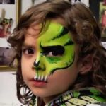 Descubre el maquillaje zombie verde para un look terrorífico