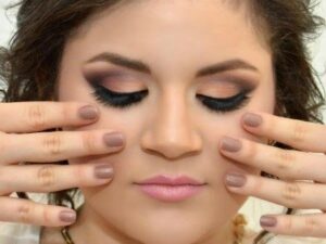 Descubre los mejores looks de maquillaje para boda invitada 2022 y deslumbra con un estilo único