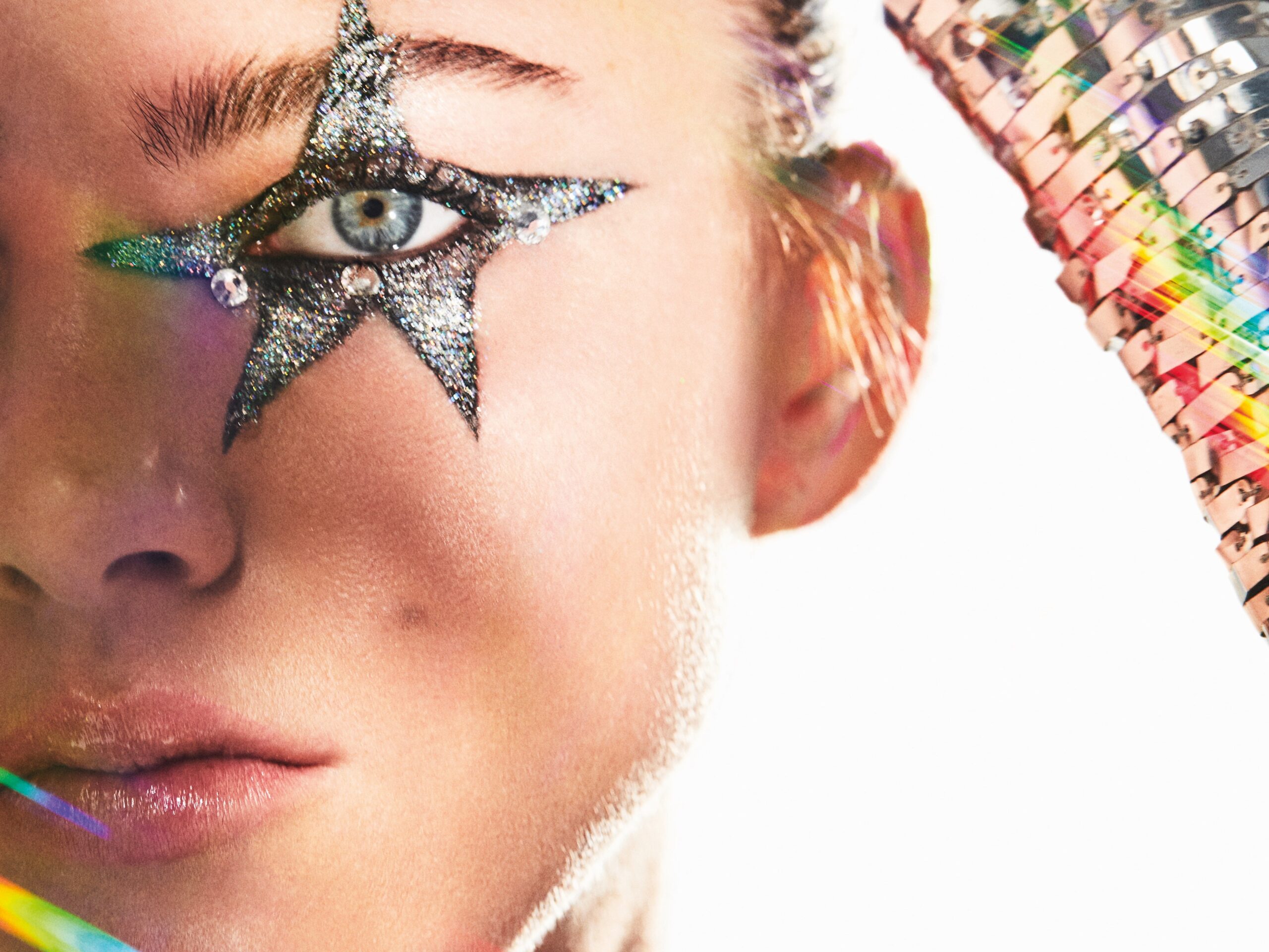 Descubre los mejores looks de maquillaje para fin de año y brilla como nunca.