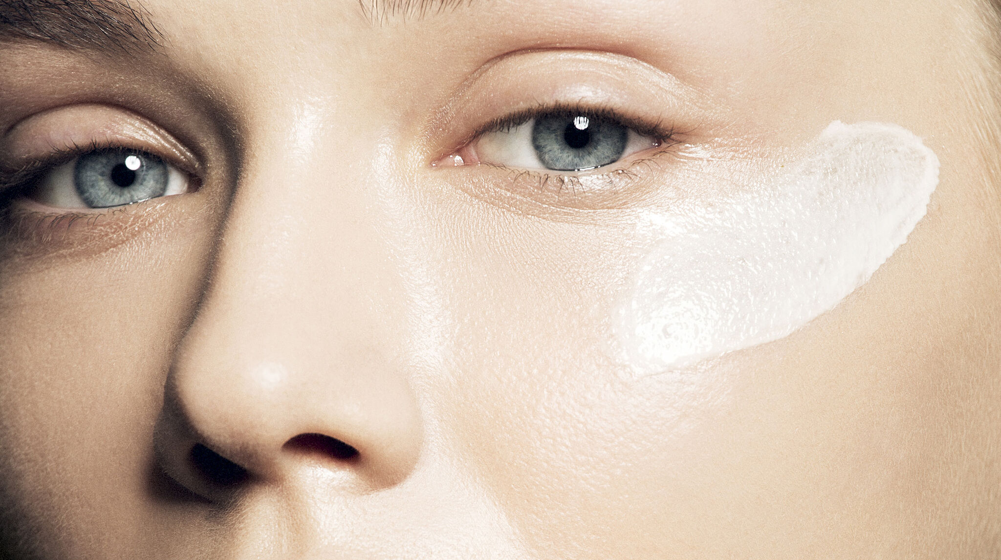 Marca de cremas antienvejecimiento: ¡luce una piel radiante y juvenil!