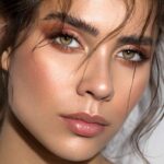 ¡Descubre el poder del maquillaje de fuego! Potencia tu mirada y deslumbra con un look ardiente. Ideal para los amantes del maquillaje impactante.