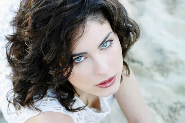 Descubre los secretos del maquillaje de ojos básico para resaltar tu mirada
