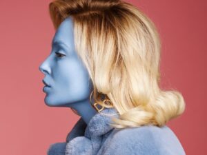 Consejos de maquillaje para mujeres de 50 años: realza tu Belleza con estilo y elegancia
