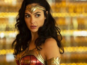 Descubre el maquillaje perfecto para convertirte en la Mujer Maravilla. Aprende a resaltar tus rasgos y sentirte poderosa. ¡Haz clic aquí!