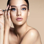 Descubre el mejor maquillaje para señoras de 60 años y resalta tu Belleza atemporal