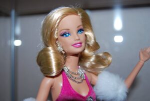 Discover Barbie Makeup For a Glamorous Look – Your Ultimate Guide to Achieving Barbie’s Flawless Beauty