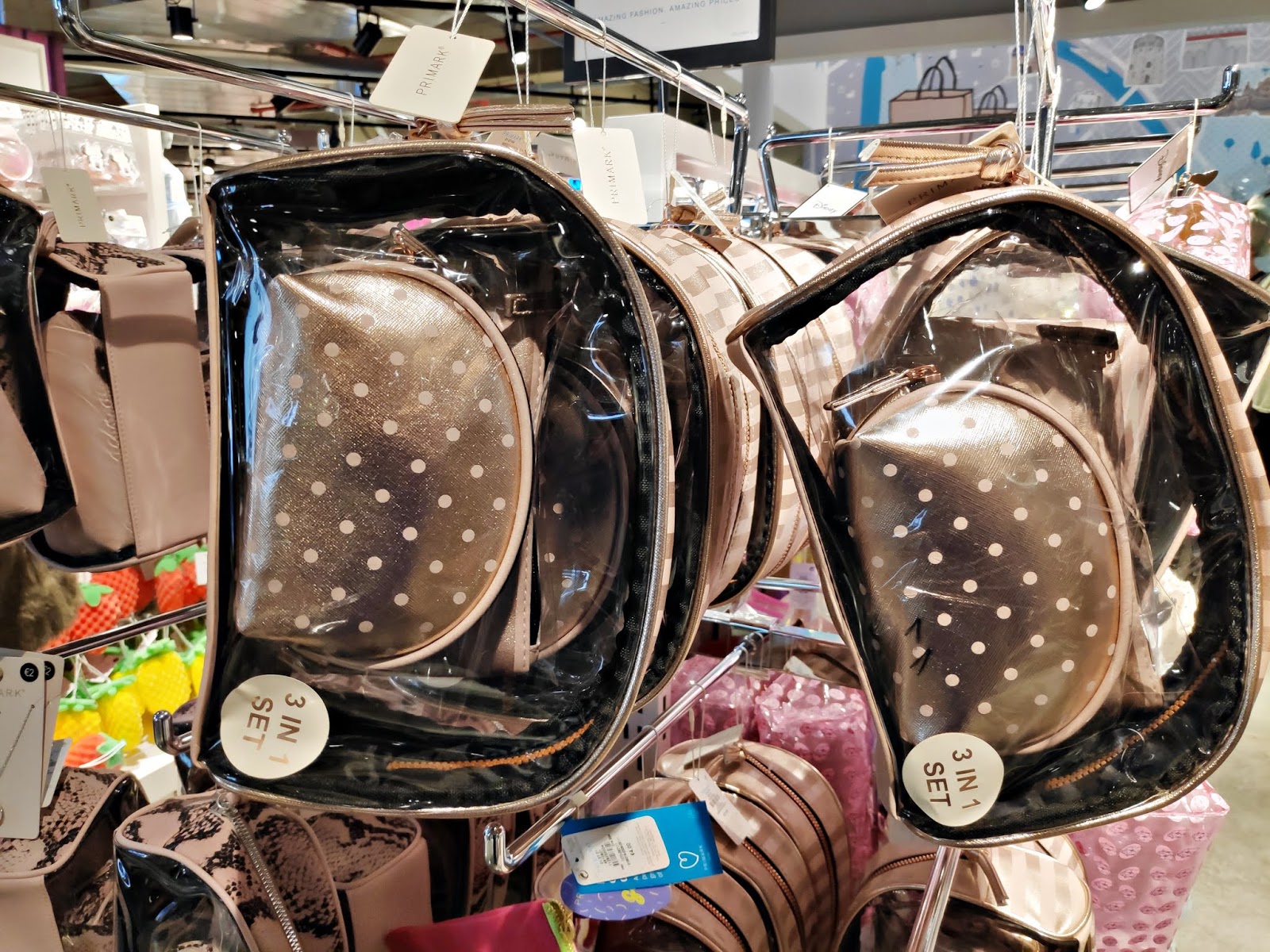 Encuentra el mejor neceser de maquillaje en Primark – Organiza tus productos de Belleza con estilo y calidad al mejor precio. ¡Descubre más!