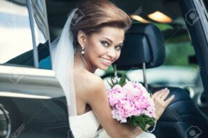 Descubre los mejores estilos de maquillaje y peinado para novias. ¡Resalta tu Belleza en el día más especial de tu vida!