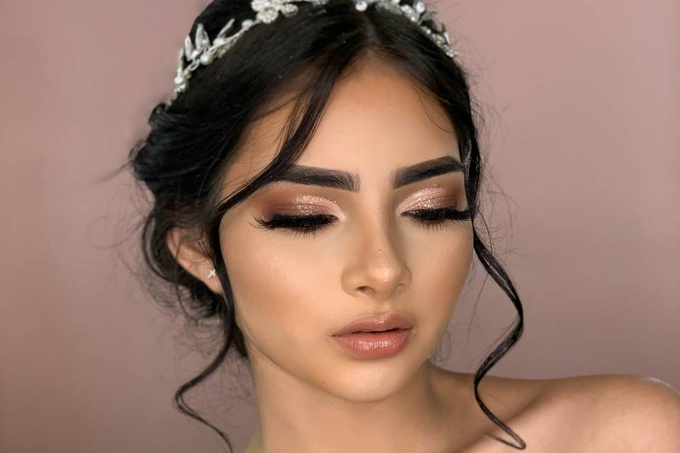 Descubre el maquillaje de novia actual y deslumbra en tu gran día.