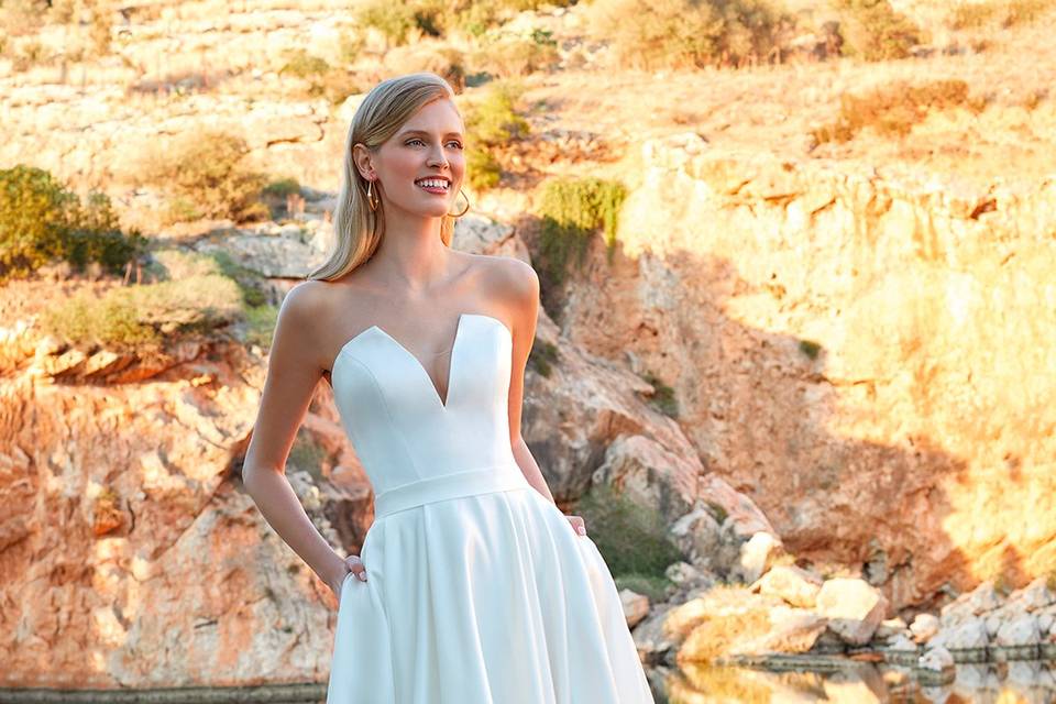 Maquillaje de novia de noche a precios accesibles – Destaca tu Belleza en tu gran día con nuestros servicios profesionales. ¡Reserva ahora y brilla como nunca!