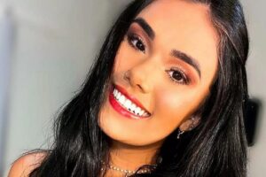 Descubre el fascinante maquillaje coreano para realzar tus ojos latinos. Obten un look único y radiante con nuestros productos.