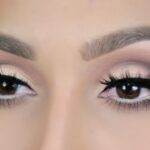 Obtén una mirada impactante con maquillaje de ojos en tonos neutros