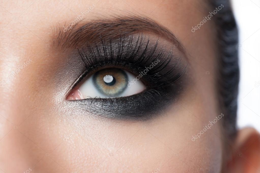 Descubre cómo lucir un maquillaje de ojos fácil y bonito ¡Resalta tu Belleza con nuestros consejos!