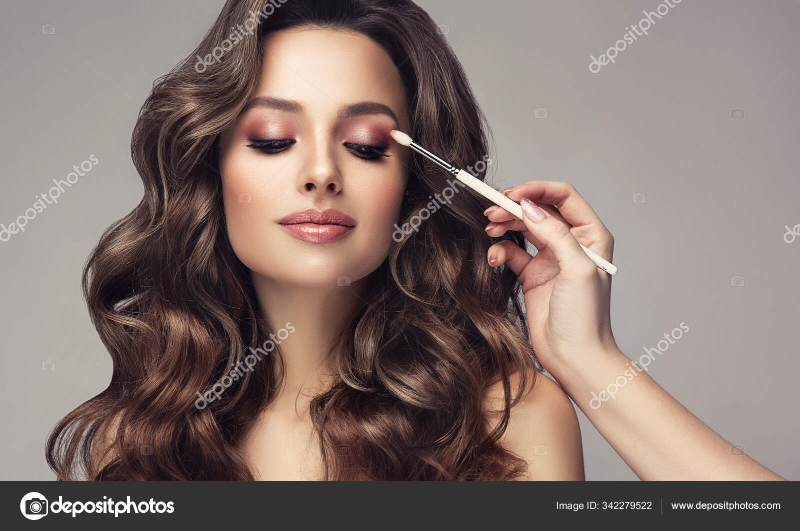 Maquillaje de ojos para una noche de fiesta: consejos y tendencias.