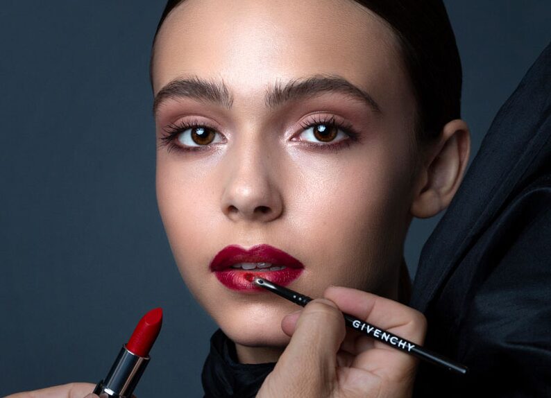Descubre los secretos del maquillaje de ojos y resalta tu mirada.