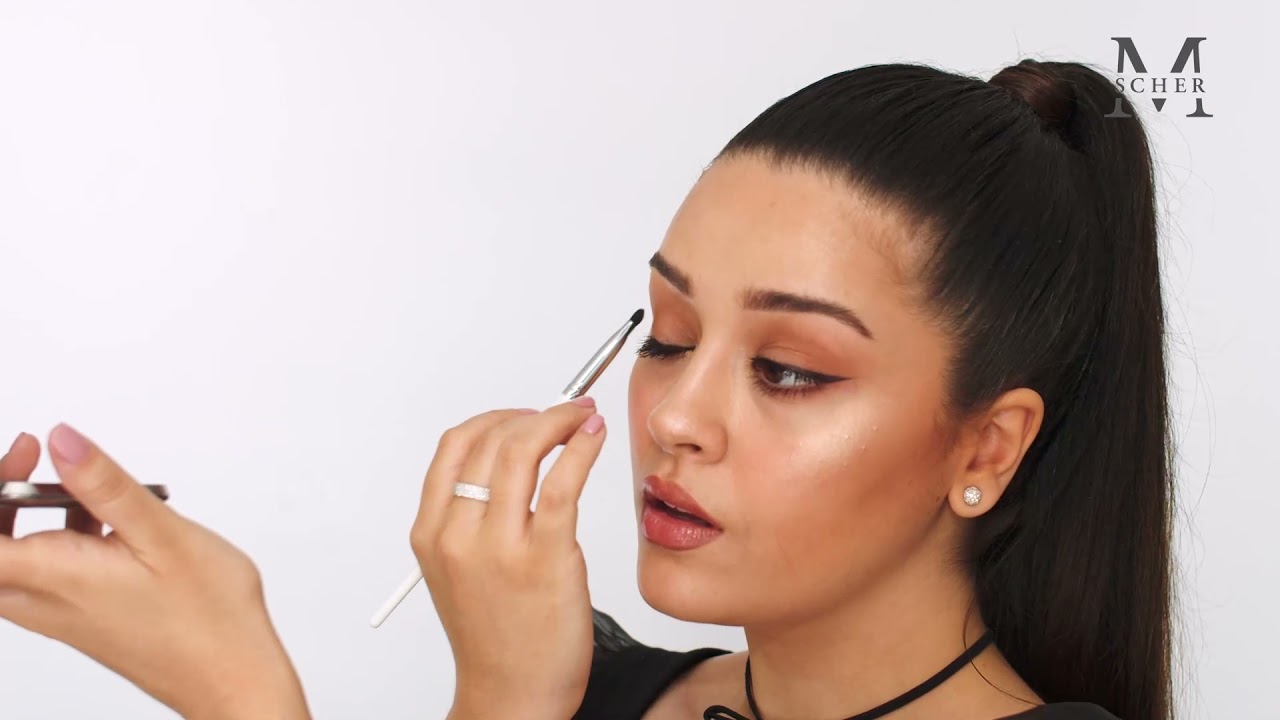 Descubre los mejores tips de maquillaje para ojos caídos y realza tu mirada