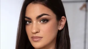 Descubre los mejores tips de maquillaje para resaltar tus ojos marrones