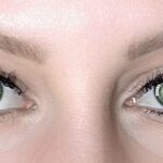 Descubre cómo lograr un maquillaje de ojos verdes sencillo y cautivador