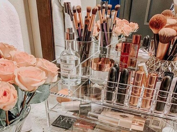 Ordena tu maquillaje con estilo en Zara Home: Accesorios de almacenamiento elegantes y funcionales