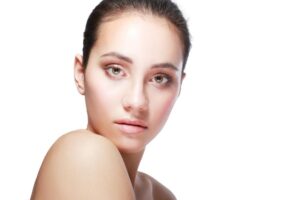 Consejos efectivos para cuidar y proteger la piel blanca de forma adecuada