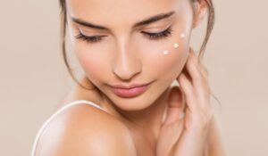 Consejos y productos esenciales para el cuidado de la piel seca y radiante
