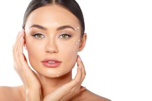 Consigue una piel radiante: Rutina de cuidado facial para tratar el acné