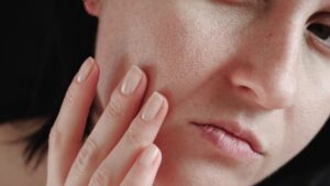 La rutina perfecta para cuidar la piel seca y sensible: consejos y productos recomendados