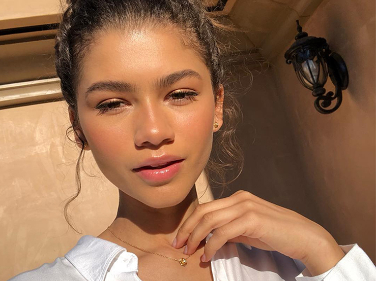 Descubre los secretos del maquillaje Petrizzio – Belleza y estilo en un solo click.
