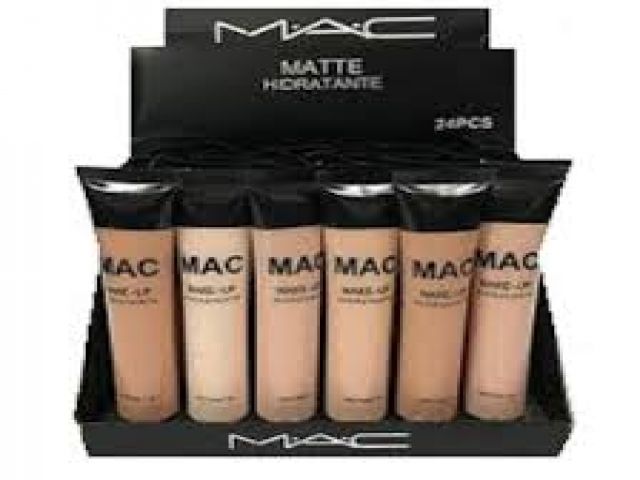 Descubre el maquillaje Mac en tubo: calidad y estilo en un solo producto.