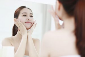 Productos de cuidado facial para una estética impecable