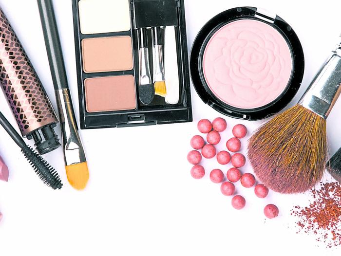 Belleza maquillaje al por mayor en Barcelona: ¡Ahorra en tus productos favoritos!