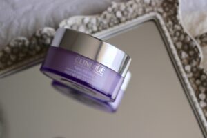 Descubre la Belleza con el maquillaje de Clinique. Obtén una Belleza radiante y un look impecable con nuestra línea de productos de calidad. Perfecto para los amantes del maquillaje. ¡Entra ahora!