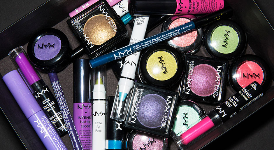 ¡Descuentos imperdibles en maquillaje al por mayor! Obtén los mejores precios y amplia tu colección. Ideal para revendedores y profesionales del maquillaje. ¡Aprovecha estas ofertas ahora!