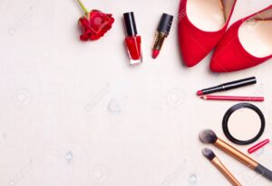Encuentra los mejores productos de maquillaje aesthetic en color rojo y luce radiante