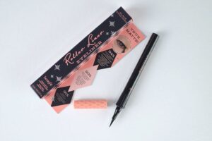 Descubre los mejores productos de maquillaje mini para llevar a cualquier lugar