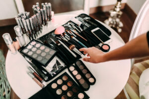 Encuentra tus productos ideales en la tienda de maquillaje beauty creations. Explora nuestra amplia selección y resalta tu Belleza al máximo. ¡Descubre tu look perfecto hoy!
