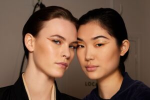 Encuentra los mejores productos de Maquillaje de Yeri MUA y Beauty Creations – Descubre nuestros irresistibles colores y tendencias.