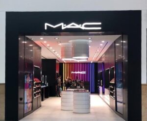 Descubre el valor del maquillaje MAC: productos de calidad y estilo para realzar tu Belleza.