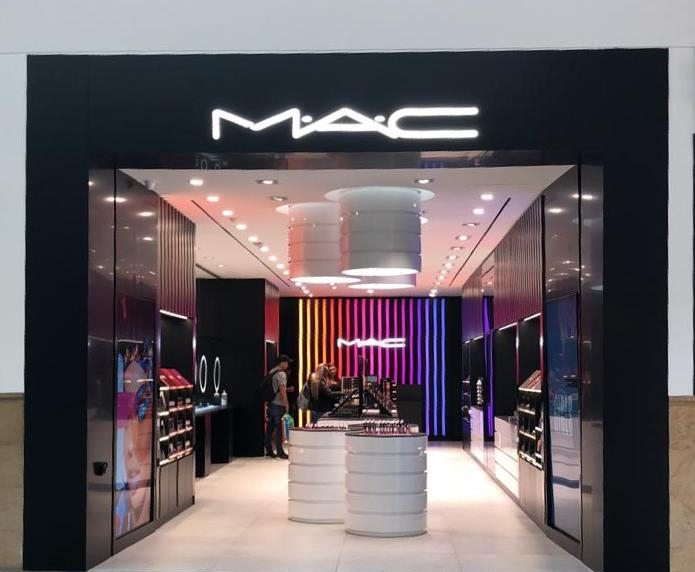 Descubre el valor del maquillaje MAC: productos de calidad y estilo para realzar tu Belleza.