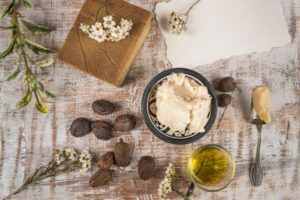 Consiente tu piel de forma natural: Descubre los beneficios de los productos naturales para el cuidado de la piel