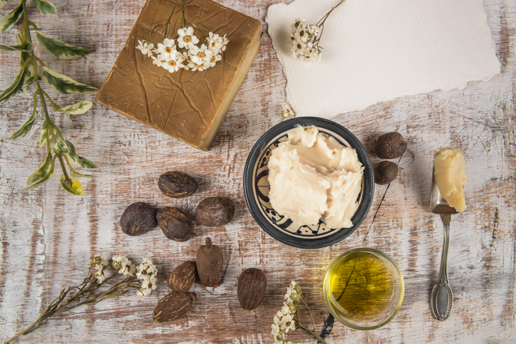 Consiente tu piel de forma natural: Descubre los beneficios de los productos naturales para el cuidado de la piel