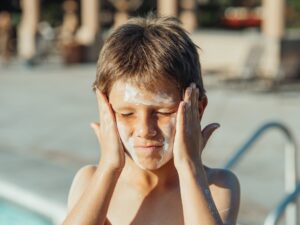 Consejos para una protección solar efectiva en pieles atópicas: reduciendo los riesgos de daño en la piel