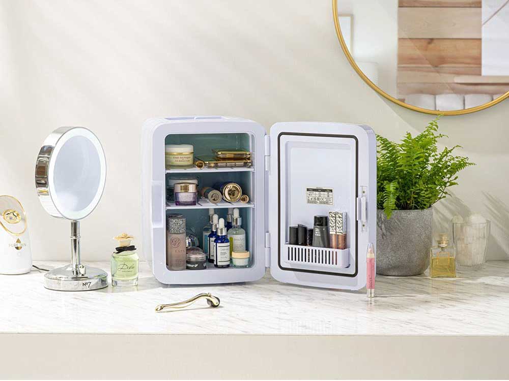 Refresca tu piel con estilo: Mini refrigerador skincare Shein
