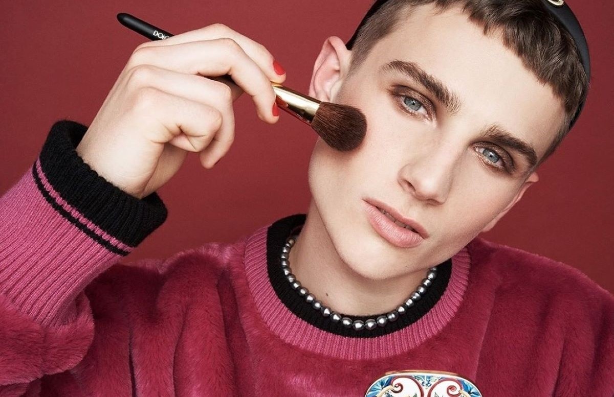 Maquillaje Asepxia para hombres: Transforma tu apariencia con estilo y naturalidad