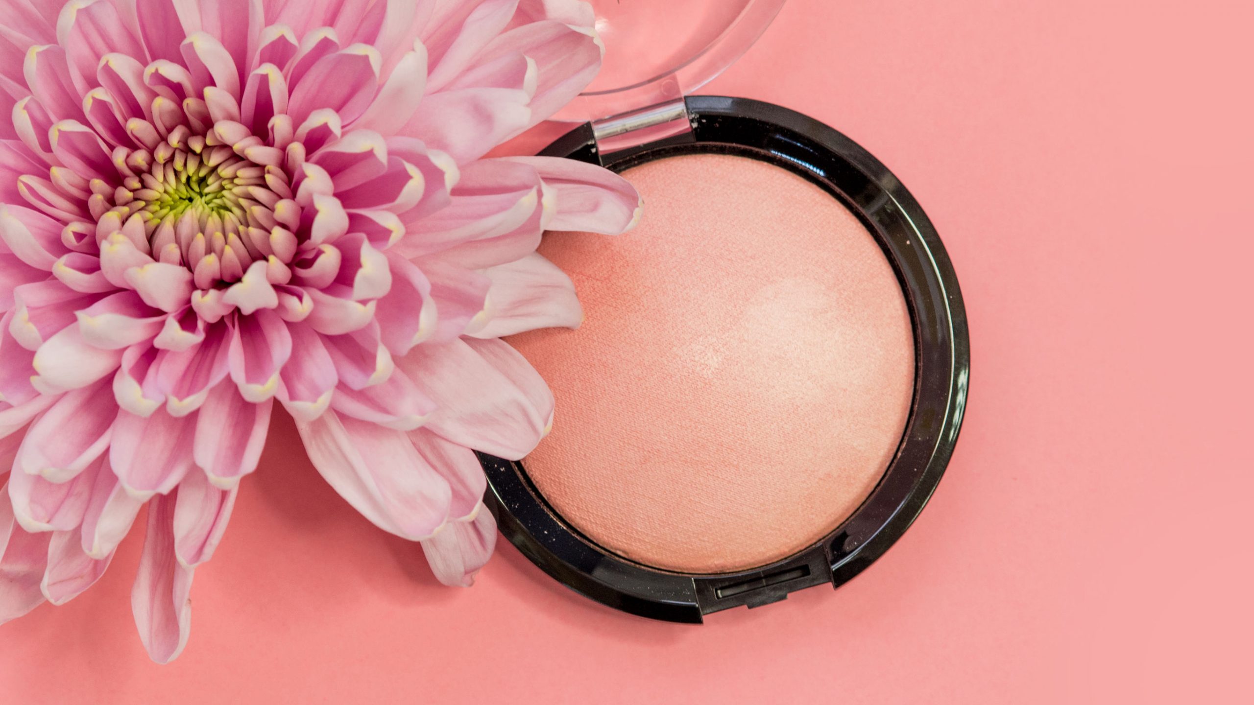 ¡Descubre el mejor rubor maquillaje para resaltar tus mejillas!